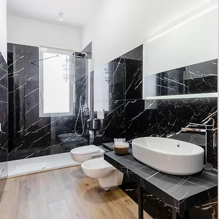 לינה וארוחת בוקר Pietramare Luxury 4*