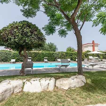 Pietramare Luxury 4* בארי
