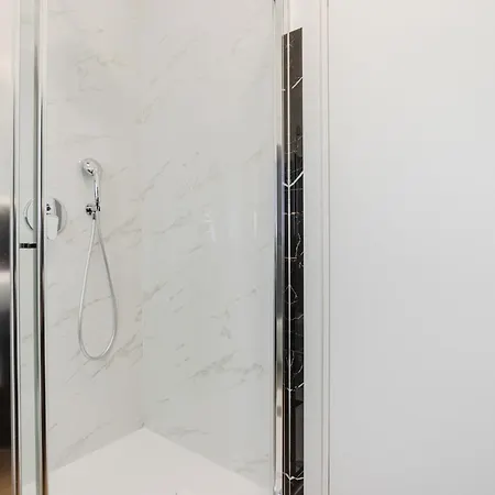 فندق مبيت وإفطار Pietramare Luxury 4*